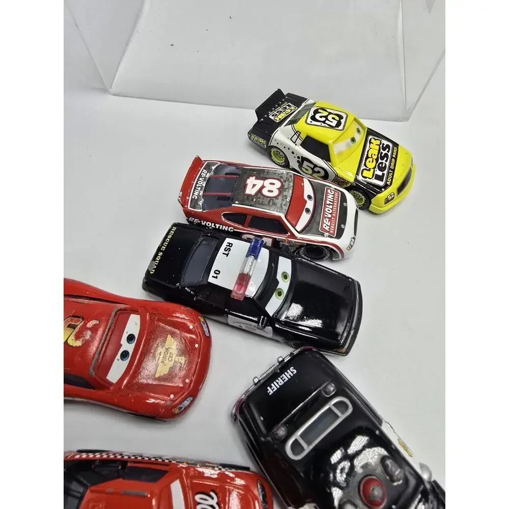 Disney/Pixar Cars Die Cast Toy Car Lot Lighting McQueen